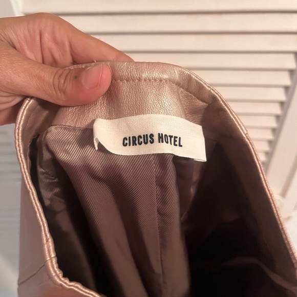 Circus Hotel Metallic Pink Midi Pencil Skirt with Slit - Picture 2 of 4